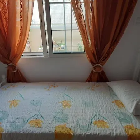 με θεα το γαλαζιο τησ θαλασσασ *