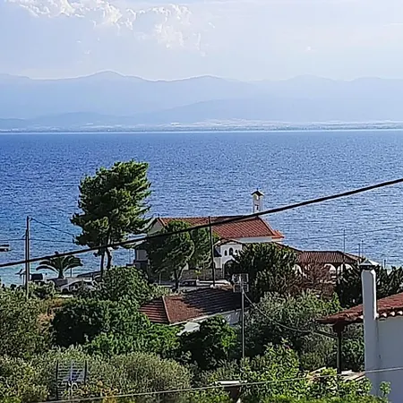 Casa vacanze με θεα το γαλαζιο τησ θαλασσασ Néa Ankhíalos